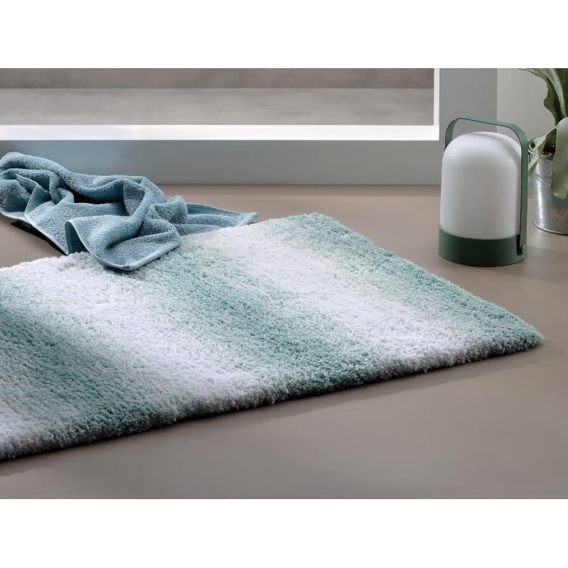 Green And White Rug, Size 23 x 16