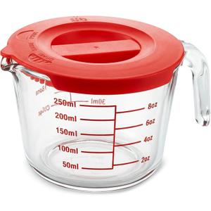 NutriChef 1 Cup Glass Measuring Cup with Lid (8 oz) - Heat-Resistant Borosilicate Liquid Measure Cup with Easy-Read Scale for Cooking, Baking and Food Storage, Dishwasher and Freezer Safe
