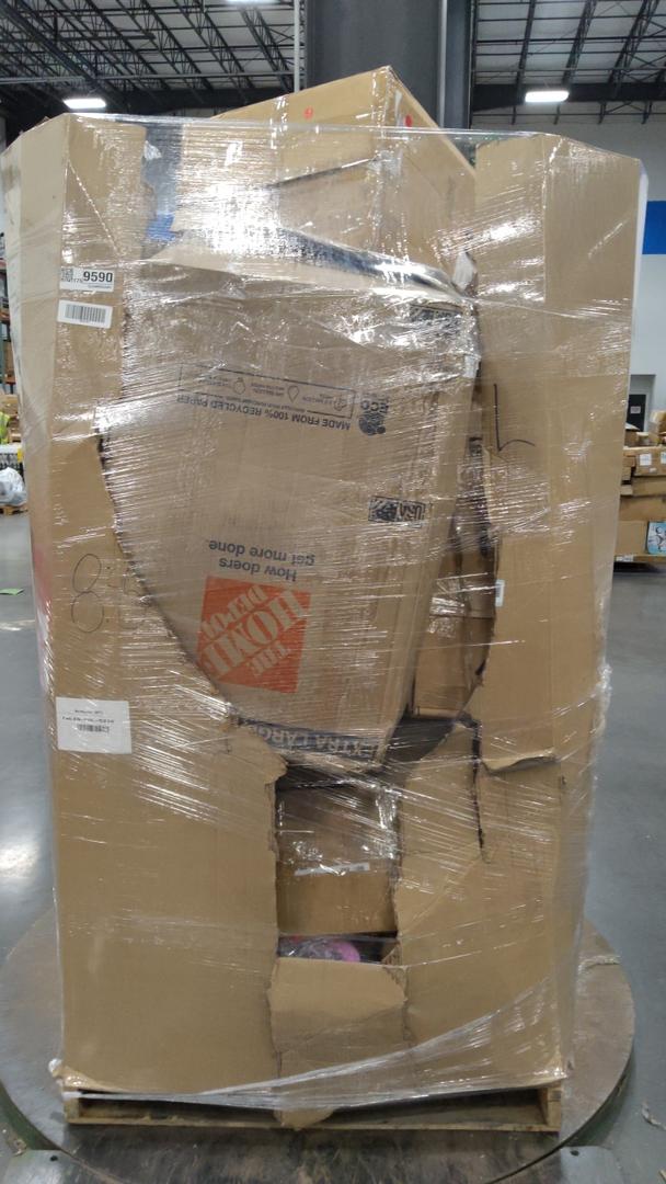 Pallet of salvage items
