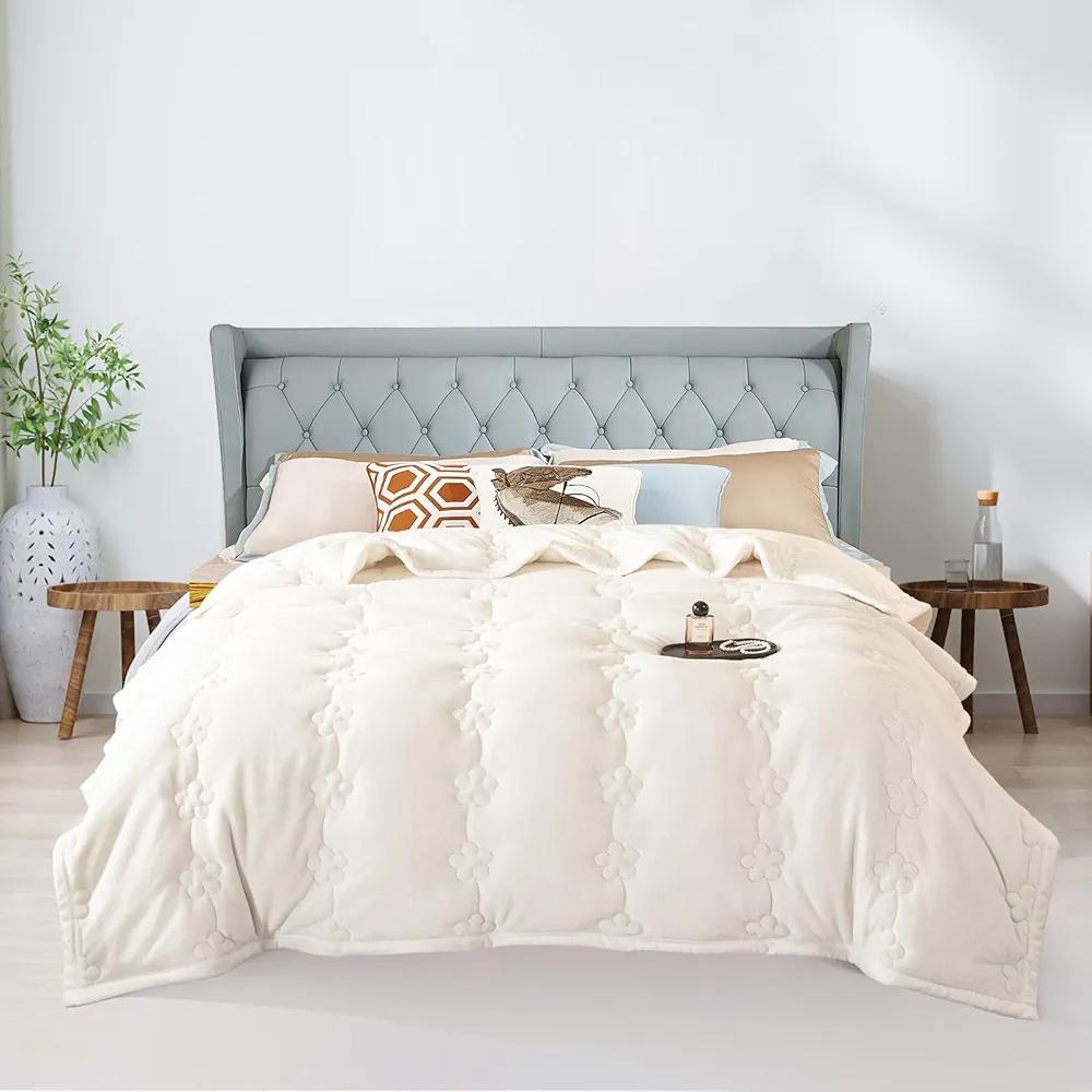 ShowyLive Extra Thick Blanket for Sofa Recliner Bed, Warm 3 Layers Flannel Blanket for Winter Autumn, Plush Quilt, Breathable Velvet Comforter, Washable Throw Blanket 810gsm (White 78.7"x90.5")