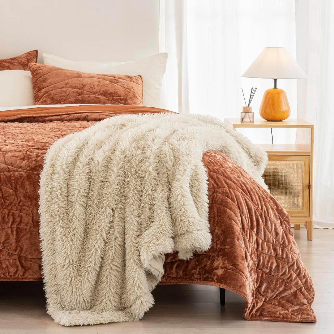 EVERGRACE Luxury Fluffy Faux Fur Throw Blanket with Long Pile, Super Soft Plush Cozy Oversized Blanket and Throws for Bed, Thick Warm Fuzzy Beige Throw Blanket for Couch, Sofa, Chair