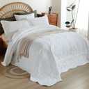 EVENHUG Oversized King Quilt California King Size Lightweight Bedding Set Reversible Bedspread Coverlets for All Seasons 3 Piece (White 120"x120")