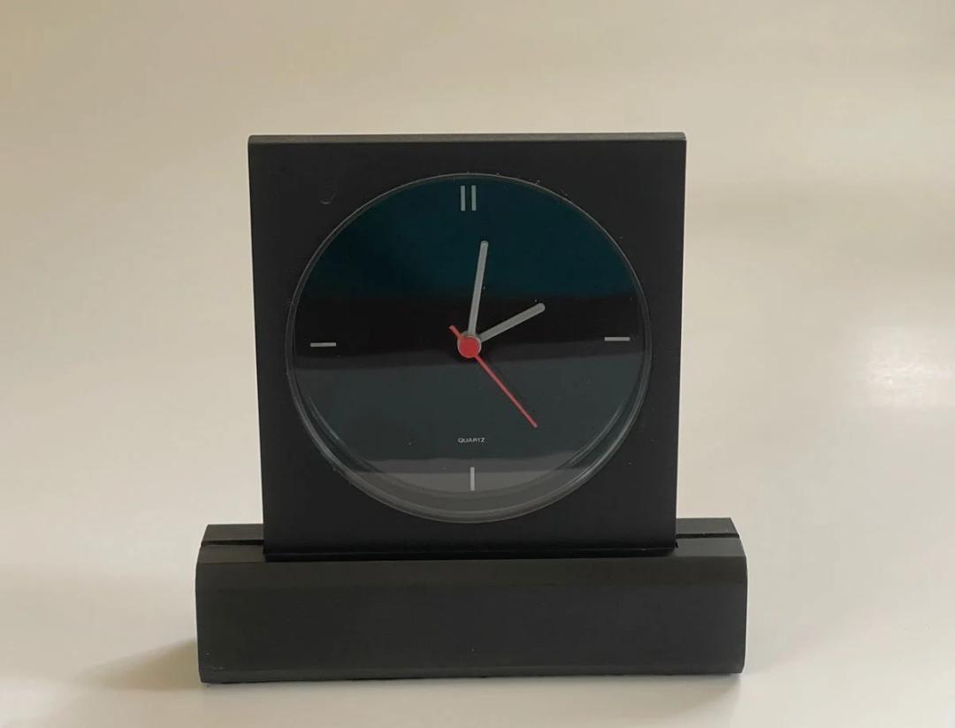 Vintage Desk Clock Battery Operated Analog