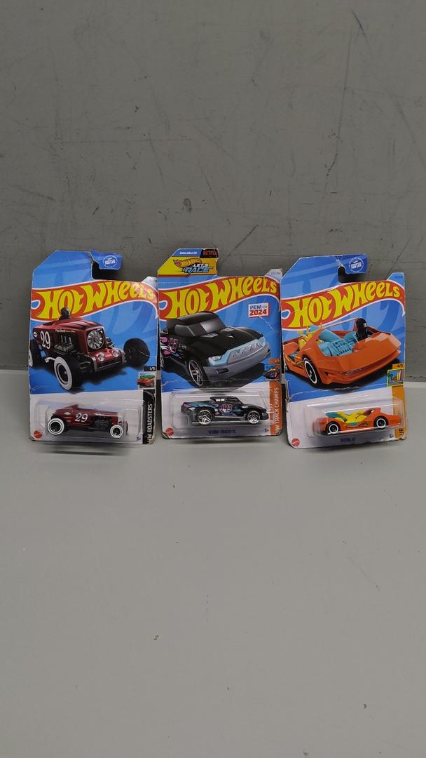Pack Of 3 Hot Wheels Cars (Max Steel, Terra-Tracktyl, Deora III)