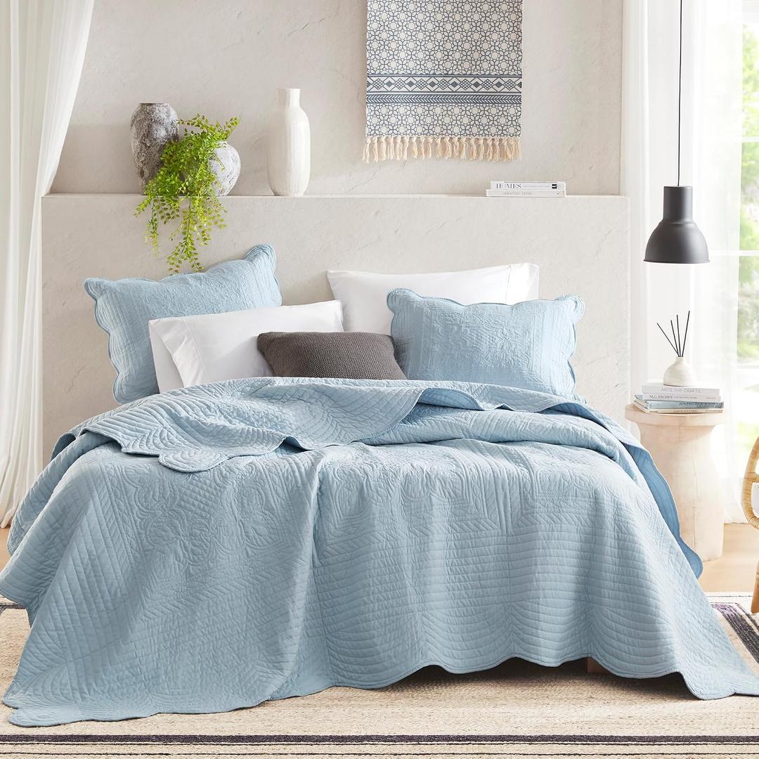 Madison Park Queen Quilt Set Damask Coverlet Set for Queen Size Bed, Cottage Oversized Quilt Set, Scallop Edge, All Season, Pre-Washed Cotton-Filled Queen Size Quilt, Tuscany, Full/Queen Blue 3 Piece