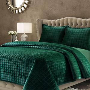 Tribeca Living Velvet Twin Quilt Set, Two-Piece Box Stitch Bedding Set Includes One Oversized Quilt & One Sham Pillowcase, 260GSM Super Soft Velvet, Florence/Emerald Green