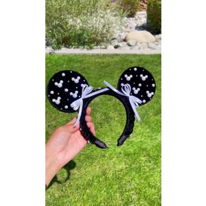 Disney-style Minnie Mouse ear headband by Batsys