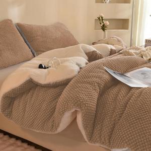 LLanCL 3D Jacquard Design Comforter Set, Luxury Cozy Sherpa Fur Plush 3-Pieces Ultra-Soft Warm Sets Bedding with 2 Pillowcases (Queen Size 90"x90", Beige)