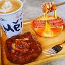 Honey Jar with Dipper and Lid Cover Crystal Beehive Glass Honey Pot for Home Kitchen, Clear Gorgeous Bee Decor, 17 Oz