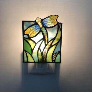 Stained Glass Dragonfly Night Light, Suitable for Children's Room, Bedroom, Corridor and so on, a Beautiful Gift. DYM9011
