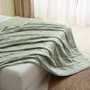 EP Mode Lightweight Quilt Blanket for Summer, Viscose from Bamboo Fabric & Filling, Natural, Breathable & Machine Washable- Sage Green, King