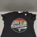Retro Vintage Just Married Couple T-Shirt, L