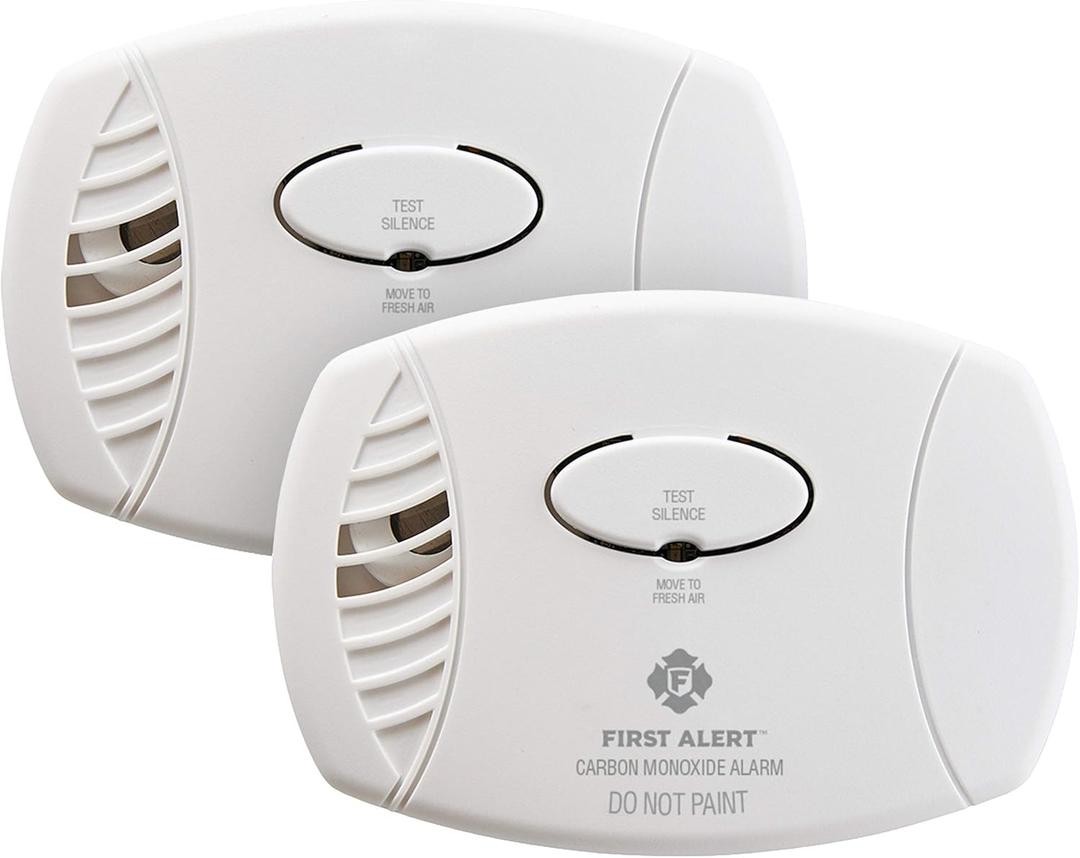 FIRST ALERT Carbon Monoxide Detector, No Outlet Required, Battery Operated, CO400, White, 2 Count (Pack of 1)