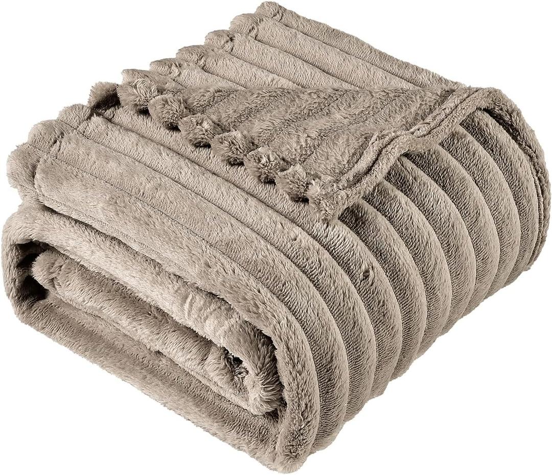 BOURINA Flannel Fleece Throw Blanket Lightweight Cozy Plush Microfiber Fleece Throw,Beige 50x60 inches