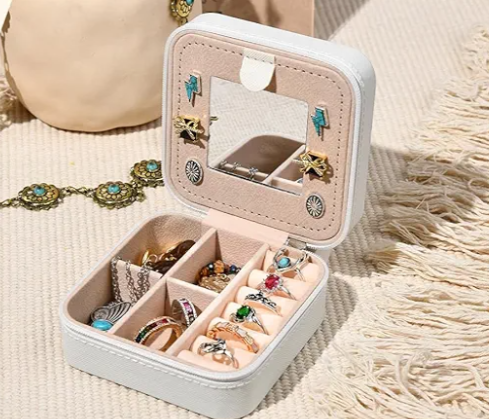 CEELGON Western Jewelry Box Case Gift Highland Cow Print Travel Jewelry Organizer Christmas Gifts for Teen Girls Cowgirl Stuff Small Portable Travel Accessories for Women