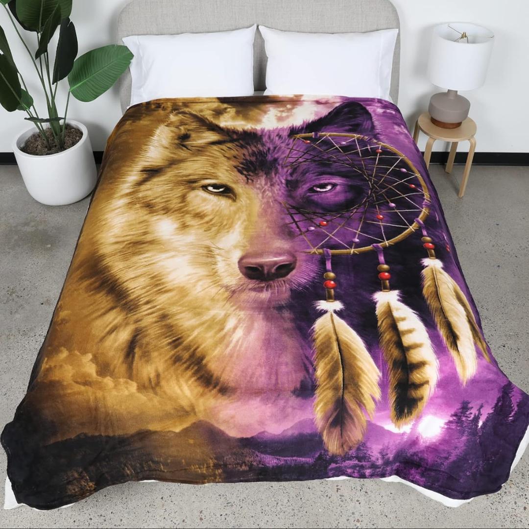 Dawhud Direct Wolf Dreamcatcher Fleece Blanket - 50x60 Inches Soft Plush Throw for Kids and Adults - Cozy Wolves Blanket for Bed, Couch, or Outdoor Use - Machine Washable, Warm Wolf-Themed Decor