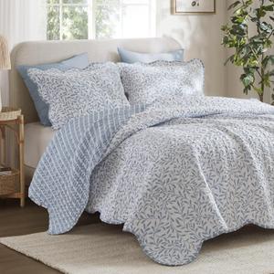 Madison Park 3-Piece Reversible Quilt Set, Botanical Print & Scalloped Edge, Lightweight Summer Bedding, King, Blue | Lightweight