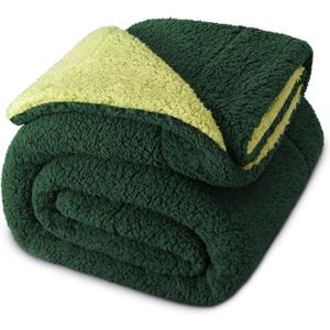 Exclusivo Mezcla Reversible King Size Sherpa Blanket, Thick and Warm Fleece Blankets for Winter, Soft Plush Fluffy for Bed, 90x104 Inches, Forest/Grass Green