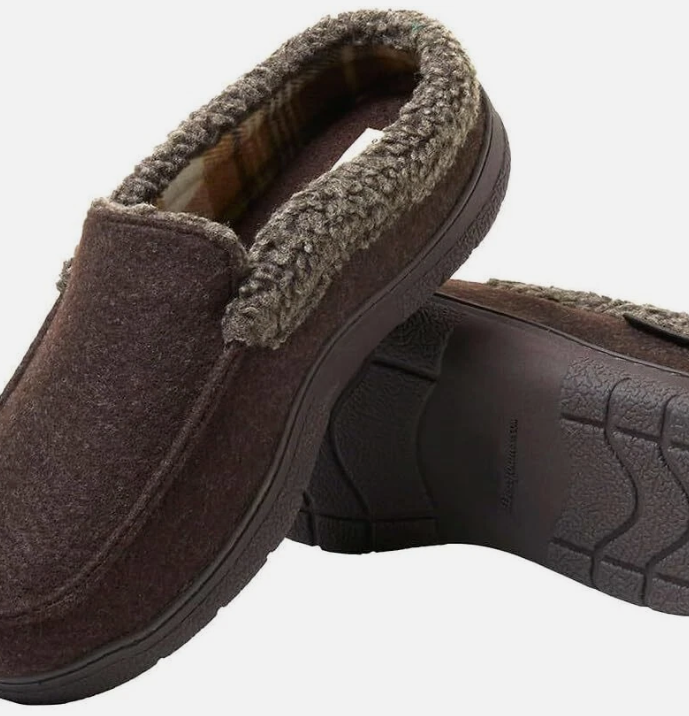 Dearfoams Men's Size Small 7/8 Total Comfort Coffee Memory Foam Slippers  7-8