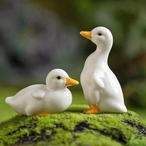 AKV Ceramic Duck Statue Cute Mini Duck Figurines for Home Office Desktop Decor, Handmade Small Duck Decorations, Ceramic Animal Figurines for Garden Porch Decor, Duck Gifts for Duck Lover (Set of 2)