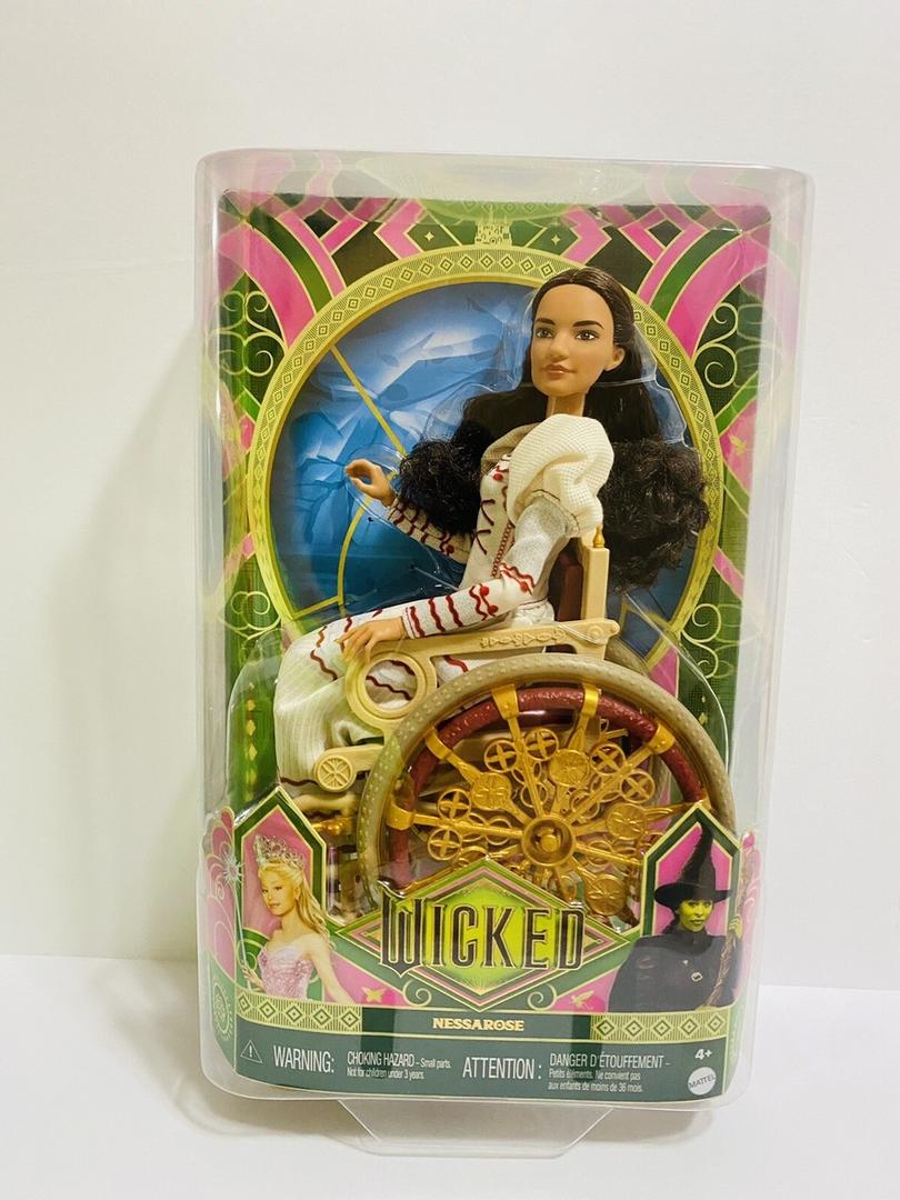 Mattel Universal Wicked Glinda Fashion Doll & with Poseability & Removable