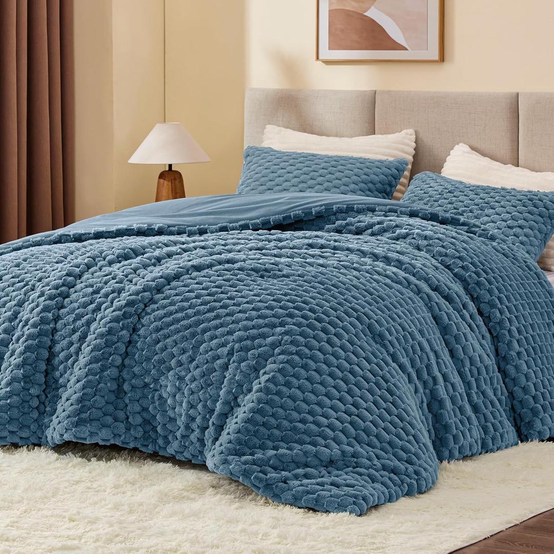 BEDELITE Fluffy King Size Comforter Set - Blue Fog Fleece Soft Comforter for King Size Bed, Luxury Warm Bedding Set for Winter, Fuzzy Bed Set 3 Pieces (1 Comforter, 2 Pillowcases)