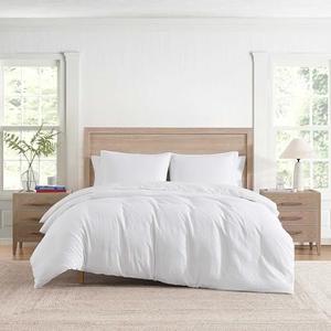 Tommy Hilfiger - Comforter Set, Luxuriously Soft Cotton Matelassé Bedding with Matching Shams, Textured Design (Monogram White, Full/Queen)