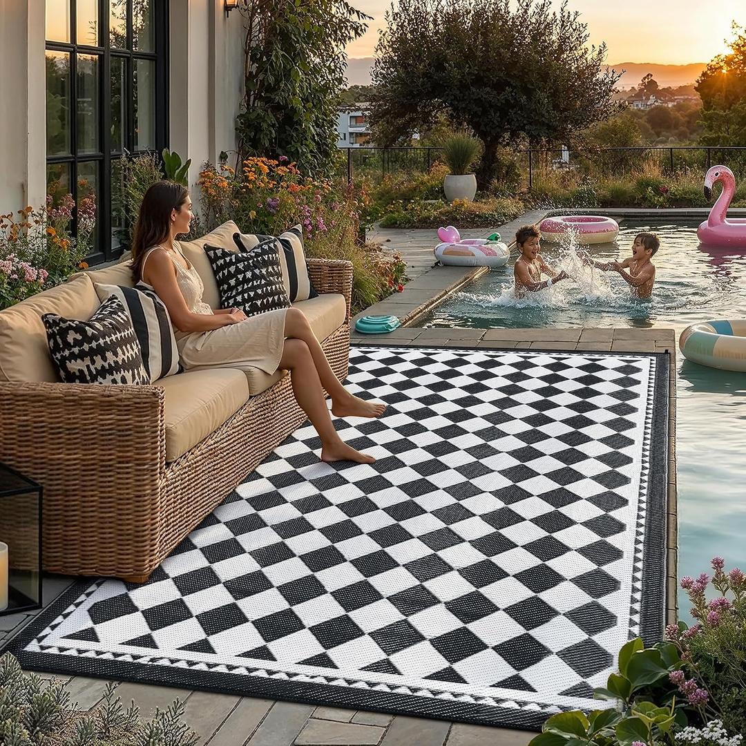 HUGEAR Outdoor Waterproof Rug 6'x9' Plastic Straw Rugs Washable Reversible Floor Mat Black/White Plaid Carpet for Camping RV Deck Entryance Porch Picnic Balcony Beach Backyard