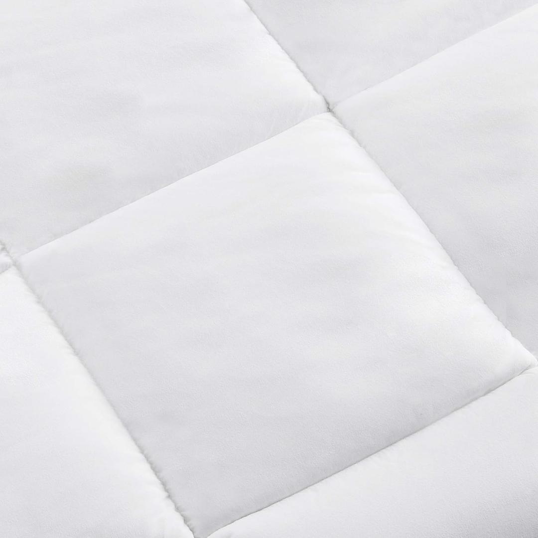 Amazon Basics White Down Alternative Comforter and Duvet Insert with Corner Tabs (King, Light)
 102x90in