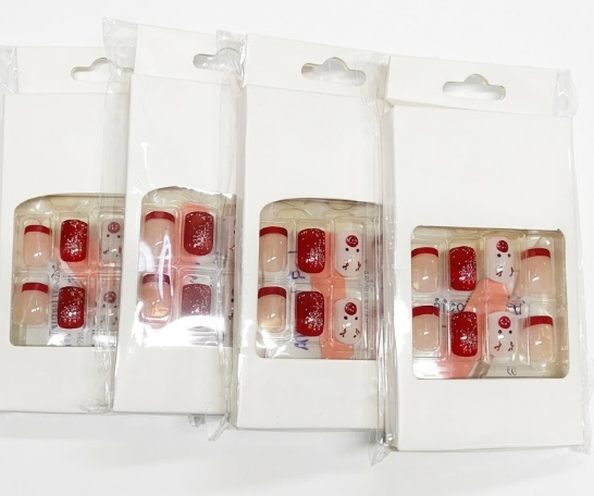 Christmas Press on Nails Short Square Black Fake Nails Glossy Glue on Nails Squoval Acrylic Nails Press on Xmas White Snowflake False Nails with Design Artificial Stick on Nails for Women 24 Pcs