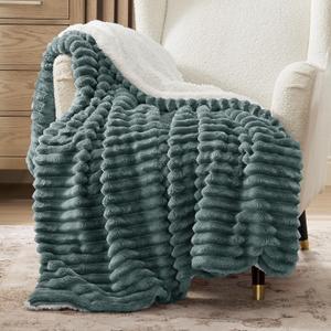 Bedsure Sherpa Blanket Twin Size for Couch - Super Soft Cozy Fleece Thick Warm Blanket for Winter, Plush Dark Green Throw Gift for Women, 60x80 Inches