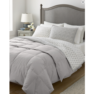 Queen Comforter Light Grey, Comforter Queen Size Soft Lightweight Down Alternative Bed Comforter Full Size All Season 