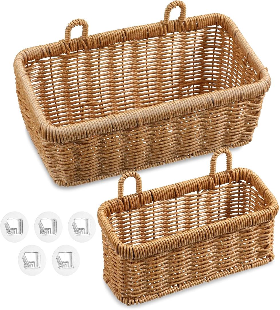 Set of 2 Wall Hanging Baskets, Boho Style Hand-Woven Hanging Storage Basket, Plastic Woven Baskets with Hangers for Kitchen Home Decor Bathroom Living Room (Light Brown, Imitation Rattan Plastic)