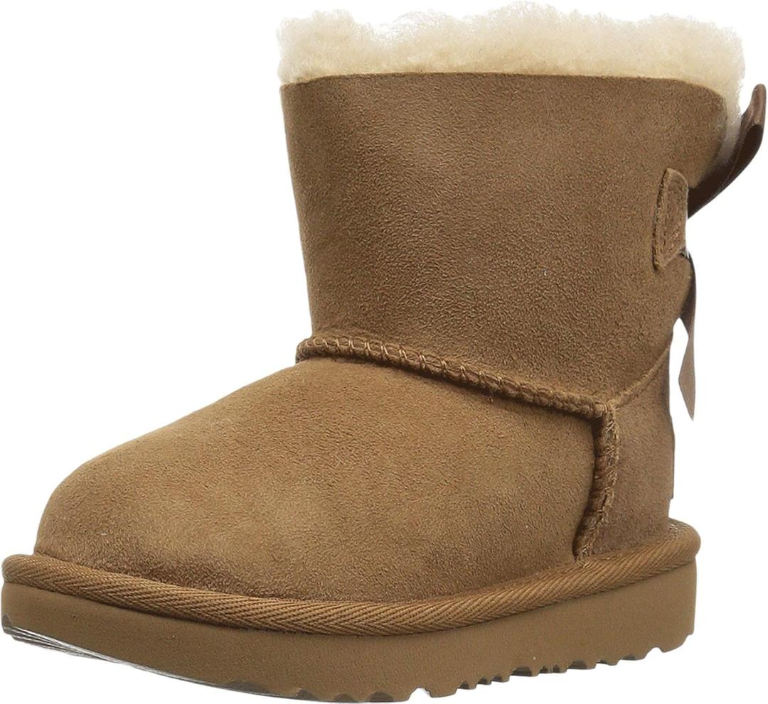 UGG Kids' Mini Bailey Bow II Boot (11 Toddler, Chestnut)
