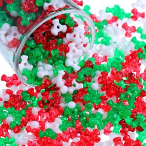 2000 Pieces Christmas Tri-Shaped Beads Plastic Tri Beads Christmas DIY Beads Christmas Ornament Tri Beads for Christmas Tree Decorations Party DIY Supplies (Green, Red, White)