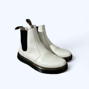 Dr. Martens Unisex 2976 Chelsea Boot