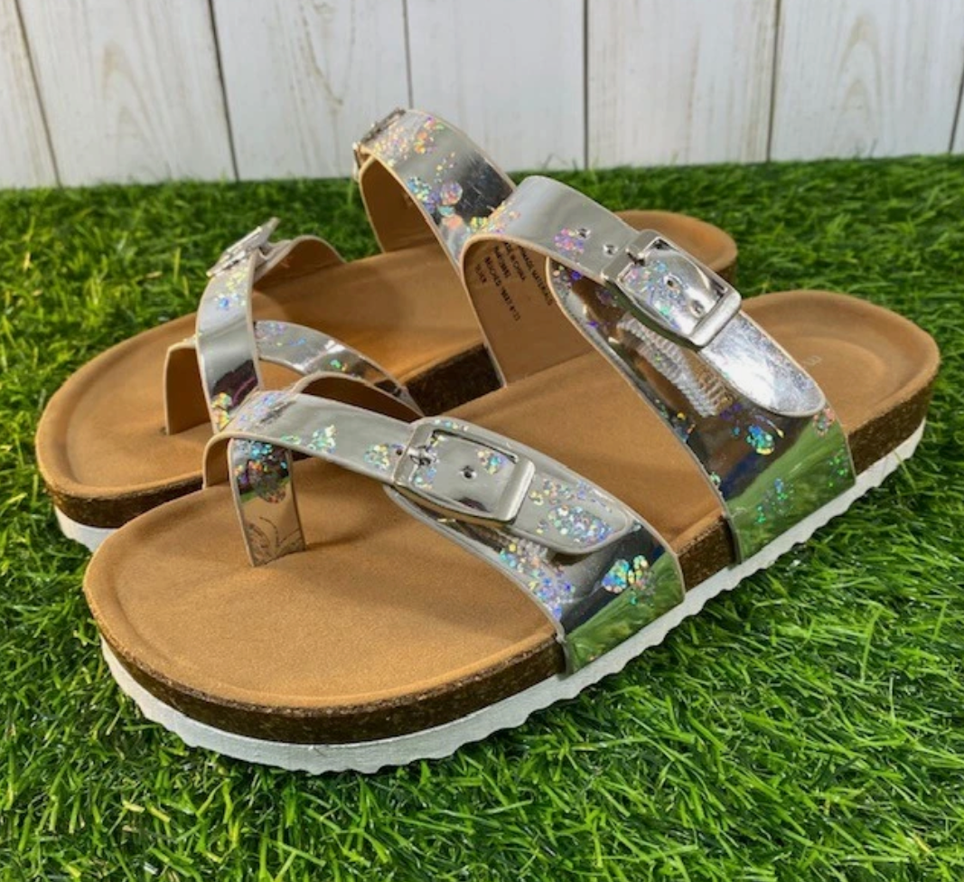 New Madden Girl Brycee Strappy Silver Irridescent Sandals Slides, Size 3