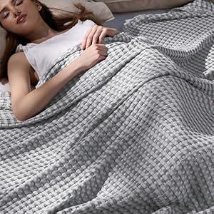 Bedsure Cooling Cotton Waffle King Size Blanket - Lightweight Breathable Blanket of Rayon Derived from Bamboo for Hot Sleepers, Luxury Throws for Bed, Couch and Sofa, Grey, 104x90 Inches