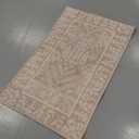 SAFAVIEH Reflection Collection Accent Rug - 2'3" x 3', Beige & Cream, Non-Shedding & Easy Cleaning, Ideal for Entryway, Living Room, Bedroom (RFT665A)