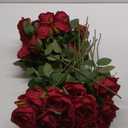 50 Pcs Artificial Red Rose Bluk Fake Flowers with Stem Realistic Silk Roses Bouquet Coffee Table Decor Flower Arrangement for Wedding Centerpieces Home Office Farmhouse Holiday Decorations