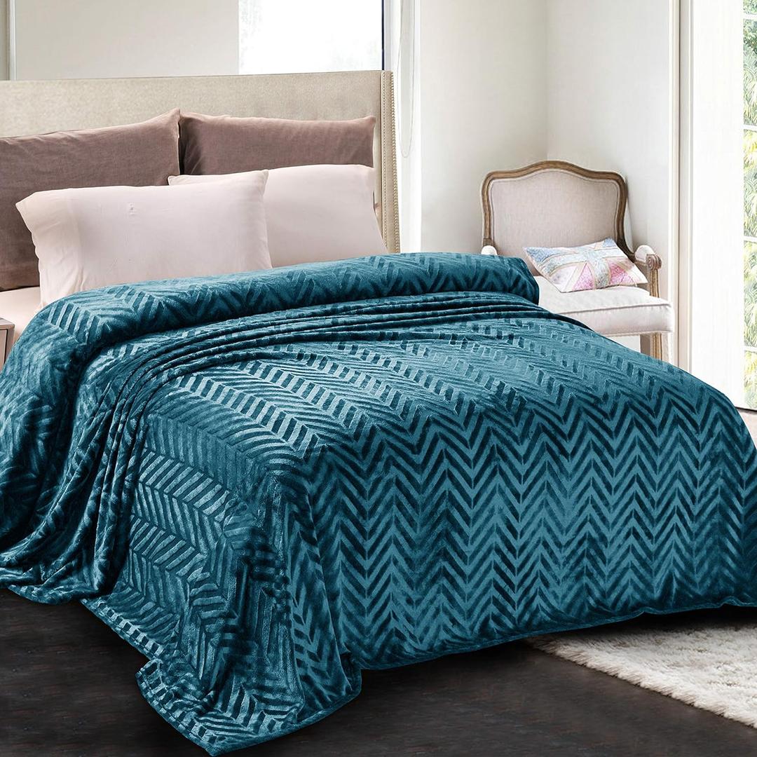 Whale Flotilla Flannel Fleece King Size Bed Blanket, Lightweight Breathable Soft Bedspread Plush Fluffy Coverlet Chevron Design Decorative Blanket for All Season, 90x104 Inch, Teal