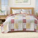Great Bay Home Floral Quilt Set - 3-Piece Full/Queen Size Cottage Patchwork Bedding Set - Lightweight, All-Season, Reversible Bedspread (Cottage Floral Patchwork)