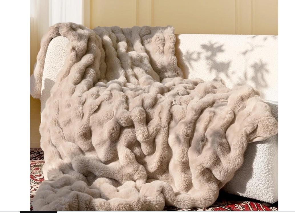 Ultra Soft Cozy Faux Fur Throw Blanket, Fuzzy Plush Thick Bubble Blanket, Oversize Luxury Fluffy Blanket for Couch, Sofa, Bedroom, and Living Room, 50x60 Inches, Light Brown