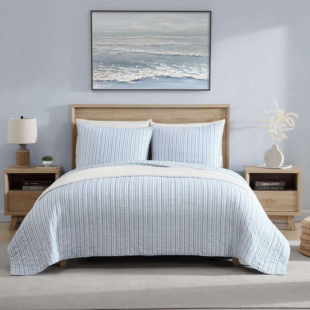 Nautica - King Quilt Set, Soft & Reversible Cotton Bedding, Lightweight for Year Round Comfort, 3 Piece Bed Set with Matching Pillowcases (Coleridge Stripe Light Blue)