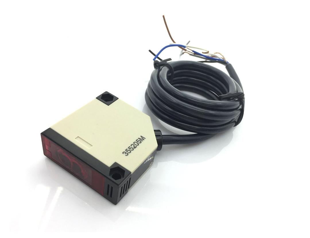 YXQ E3JK-R4M2 DC 12-24V Retroreflective Photoelectric Beam Sensor Switch w/Reflector Panel Wall Mounted
