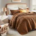 LEAONME Luxury Velvet Quilt Set King Size 98''x106'', Ultra-Soft Striped Channel Comforter with Exquisite Rice Stitch Detailing, Lightweight All-Season Bedspread Coverlet w/ 2 Shams, Caramel/Brown