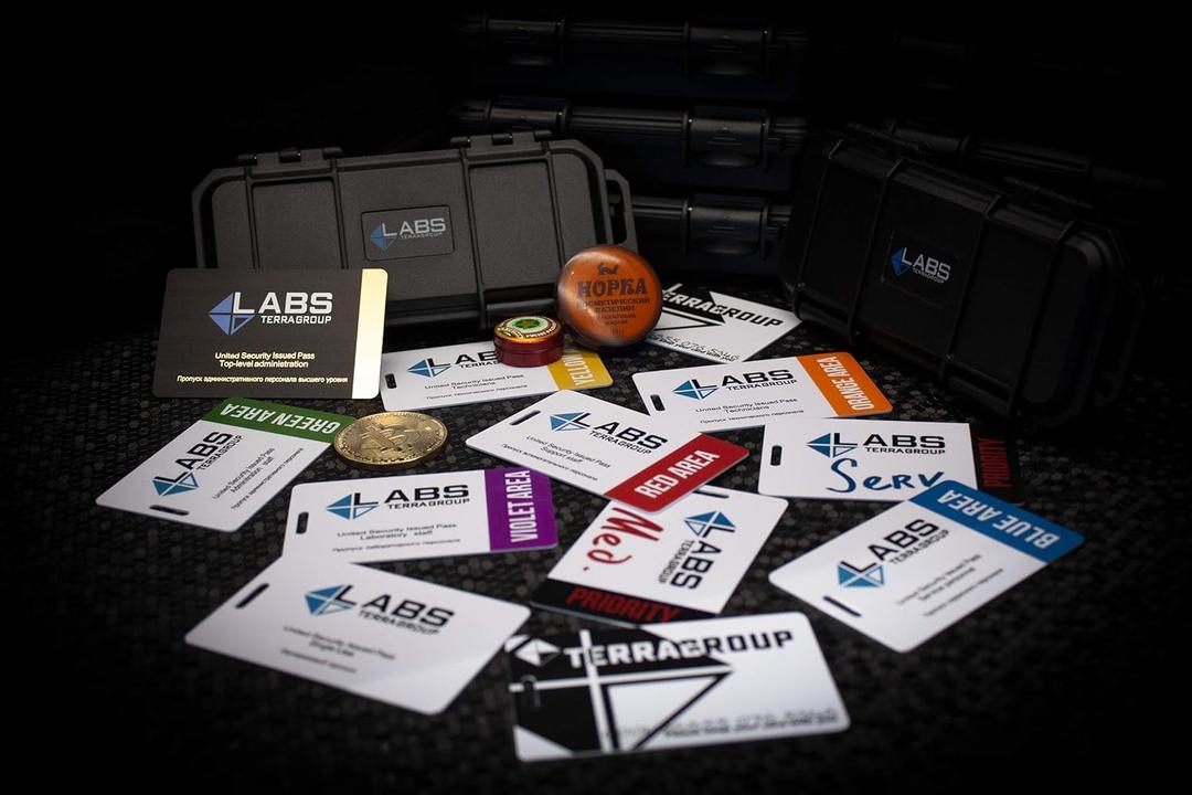 Escape from Tarkov Red Key Card Black Key Card Collection Model NFsee Tag Card Full Set Large Secure Container2