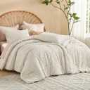 Litanika Oversized King Size Comforter Set Beige, 3 Piece Boho Tufted Bedding, Fluffy Farmhouse Bed Set for All Season with 2 Leaf Pattern Pillowcases120x98In