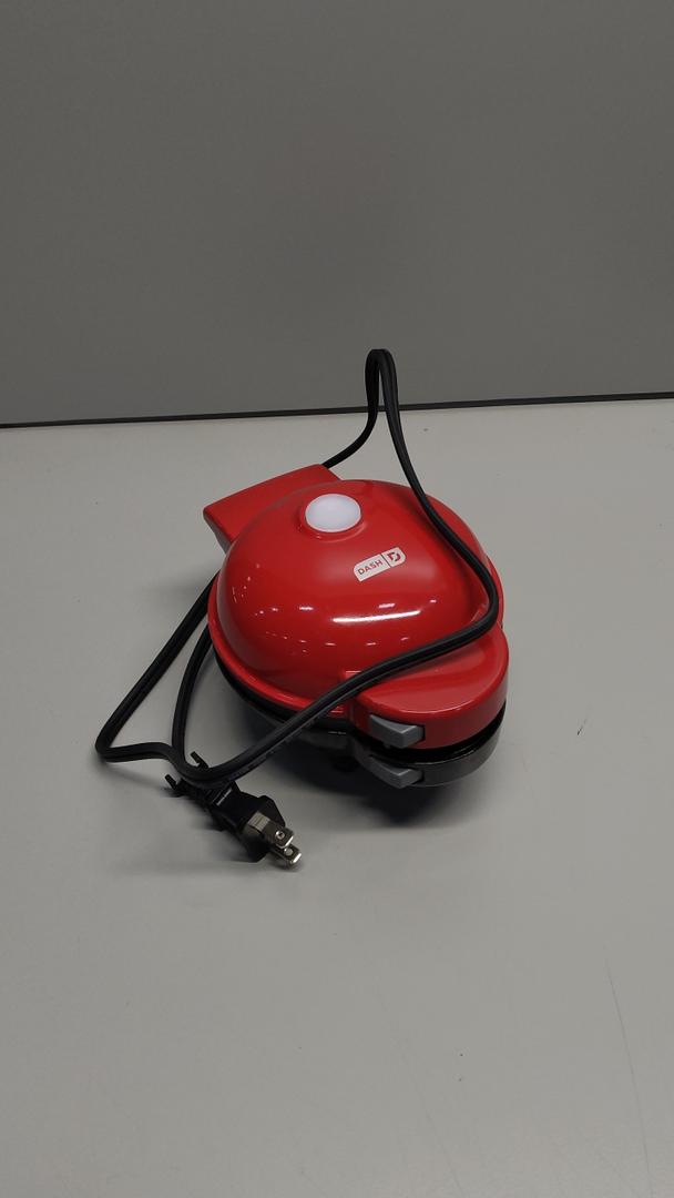 Dash MultiMaker® Mini System - Compact Waffle Maker for Family Breakfasts - Removable Griddle Plates & nonstick surface - 5 Plates - Red