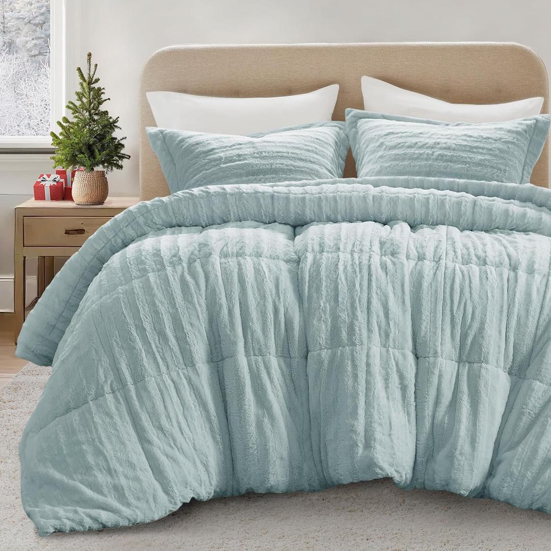 Madison Park Duke Luxe Faux Fur Reversible Comforter Set, Soft Plush Reverse, Modern Down Alternative Filling Cozy Bedding, Box Quilted Warm Cover, Matching Shams, King/Cal King, Aqua 3 Piece